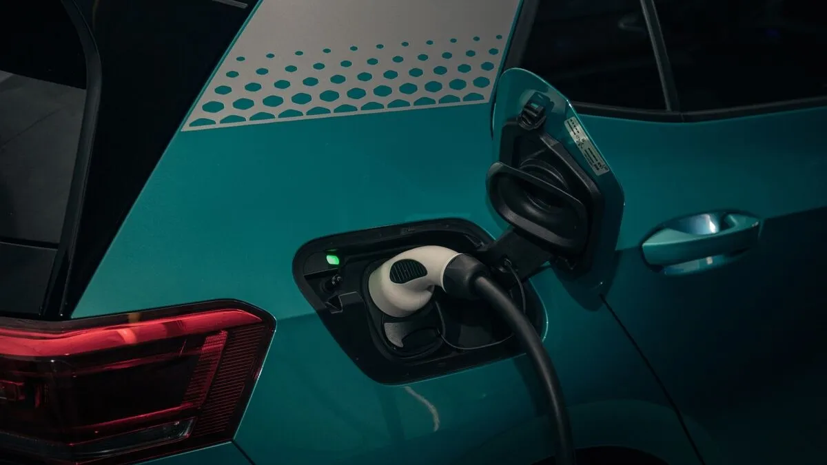 Volkswagen Sedang Berbicara Dengan Startup Blue Solutions Perancis Untuk Kola...