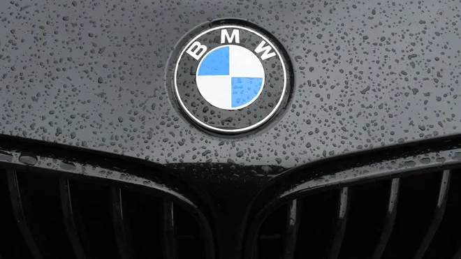 BMW menarik kembali lebih dari 100.000 kendaraan di AS