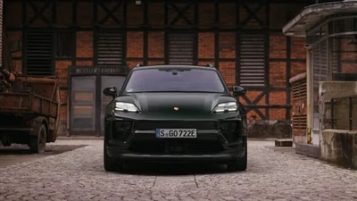 Porsche Akan Terus Memproduksi Model Bensin Dan Hibrida